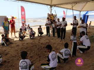 
<a style='margin-left: 5px;' class='btn btn-xs btn-social btn-facebook' href='https://www.facebook.com/sharer/sharer.php?u=https://www.boladovale.com.br/imgs/800-800-90/conteudo/fotos/1375/img2962.jpg' rel='popup' data-width='500' data-height='400'><i class='fa fa-facebook'></i>Compartilhar <span class='hidden-xs'>no Facebook</span>
</a> 
<a class='btn btn-default btn-xs' target='_blank' href='imgs/800-800-90/conteudo/fotos/1375/img2962.jpg'>
<span class='glyphicon glyphicon-cloud-download'></span> Salvar
</a> 
<span></span>