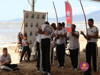 
<a style='margin-left: 5px;' class='btn btn-xs btn-social btn-facebook' href='https://www.facebook.com/sharer/sharer.php?u=https://www.boladovale.com.br/imgs/800-800-90/conteudo/fotos/1375/img3011.jpg' rel='popup' data-width='500' data-height='400'><i class='fa fa-facebook'></i>Compartilhar <span class='hidden-xs'>no Facebook</span>
</a> 
<a class='btn btn-default btn-xs' target='_blank' href='imgs/800-800-90/conteudo/fotos/1375/img3011.jpg'>
<span class='glyphicon glyphicon-cloud-download'></span> Salvar
</a> 
<span></span>