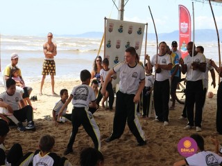 
<a style='margin-left: 5px;' class='btn btn-xs btn-social btn-facebook' href='https://www.facebook.com/sharer/sharer.php?u=https://www.boladovale.com.br/imgs/800-800-90/conteudo/fotos/1375/img3013.jpg' rel='popup' data-width='500' data-height='400'><i class='fa fa-facebook'></i>Compartilhar <span class='hidden-xs'>no Facebook</span>
</a> 
<a class='btn btn-default btn-xs' target='_blank' href='imgs/800-800-90/conteudo/fotos/1375/img3013.jpg'>
<span class='glyphicon glyphicon-cloud-download'></span> Salvar
</a> 
<span></span>