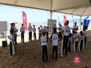
<a style='margin-left: 5px;' class='btn btn-xs btn-social btn-facebook' href='https://www.facebook.com/sharer/sharer.php?u=https://www.boladovale.com.br/imgs/800-800-90/conteudo/fotos/1375/img3023.jpg' rel='popup' data-width='500' data-height='400'><i class='fa fa-facebook'></i>Compartilhar <span class='hidden-xs'>no Facebook</span>
</a> 
<a class='btn btn-default btn-xs' target='_blank' href='imgs/800-800-90/conteudo/fotos/1375/img3023.jpg'>
<span class='glyphicon glyphicon-cloud-download'></span> Salvar
</a> 
<span></span>
