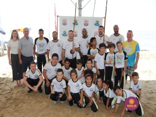 
<a style='margin-left: 5px;' class='btn btn-xs btn-social btn-facebook' href='https://www.facebook.com/sharer/sharer.php?u=https://www.boladovale.com.br/imgs/800-800-90/conteudo/fotos/1375/img3026.jpg' rel='popup' data-width='500' data-height='400'><i class='fa fa-facebook'></i>Compartilhar <span class='hidden-xs'>no Facebook</span>
</a> 
<a class='btn btn-default btn-xs' target='_blank' href='imgs/800-800-90/conteudo/fotos/1375/img3026.jpg'>
<span class='glyphicon glyphicon-cloud-download'></span> Salvar
</a> 
<span></span>