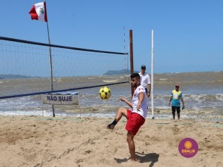 
<a style='margin-left: 5px;' class='btn btn-xs btn-social btn-facebook' href='https://www.facebook.com/sharer/sharer.php?u=https://www.boladovale.com.br/imgs/800-800-90/conteudo/fotos/1376/img3028.jpg' rel='popup' data-width='500' data-height='400'><i class='fa fa-facebook'></i>Compartilhar <span class='hidden-xs'>no Facebook</span>
</a> 
<a class='btn btn-default btn-xs' target='_blank' href='imgs/800-800-90/conteudo/fotos/1376/img3028.jpg'>
<span class='glyphicon glyphicon-cloud-download'></span> Salvar
</a> 
<span></span>