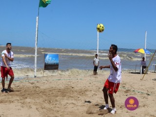 
<a style='margin-left: 5px;' class='btn btn-xs btn-social btn-facebook' href='https://www.facebook.com/sharer/sharer.php?u=https://www.boladovale.com.br/imgs/800-800-90/conteudo/fotos/1376/img3043.jpg' rel='popup' data-width='500' data-height='400'><i class='fa fa-facebook'></i>Compartilhar <span class='hidden-xs'>no Facebook</span>
</a> 
<a class='btn btn-default btn-xs' target='_blank' href='imgs/800-800-90/conteudo/fotos/1376/img3043.jpg'>
<span class='glyphicon glyphicon-cloud-download'></span> Salvar
</a> 
<span></span>