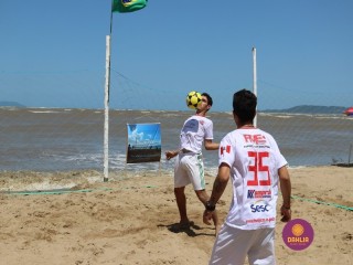 
<a style='margin-left: 5px;' class='btn btn-xs btn-social btn-facebook' href='https://www.facebook.com/sharer/sharer.php?u=https://www.boladovale.com.br/imgs/800-800-90/conteudo/fotos/1376/img3052.jpg' rel='popup' data-width='500' data-height='400'><i class='fa fa-facebook'></i>Compartilhar <span class='hidden-xs'>no Facebook</span>
</a> 
<a class='btn btn-default btn-xs' target='_blank' href='imgs/800-800-90/conteudo/fotos/1376/img3052.jpg'>
<span class='glyphicon glyphicon-cloud-download'></span> Salvar
</a> 
<span></span>