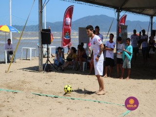 
<a style='margin-left: 5px;' class='btn btn-xs btn-social btn-facebook' href='https://www.facebook.com/sharer/sharer.php?u=https://www.boladovale.com.br/imgs/800-800-90/conteudo/fotos/1376/img3054.jpg' rel='popup' data-width='500' data-height='400'><i class='fa fa-facebook'></i>Compartilhar <span class='hidden-xs'>no Facebook</span>
</a> 
<a class='btn btn-default btn-xs' target='_blank' href='imgs/800-800-90/conteudo/fotos/1376/img3054.jpg'>
<span class='glyphicon glyphicon-cloud-download'></span> Salvar
</a> 
<span></span>