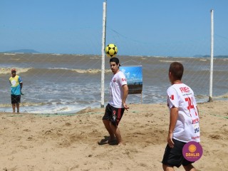 
<a style='margin-left: 5px;' class='btn btn-xs btn-social btn-facebook' href='https://www.facebook.com/sharer/sharer.php?u=https://www.boladovale.com.br/imgs/800-800-90/conteudo/fotos/1376/img3059.jpg' rel='popup' data-width='500' data-height='400'><i class='fa fa-facebook'></i>Compartilhar <span class='hidden-xs'>no Facebook</span>
</a> 
<a class='btn btn-default btn-xs' target='_blank' href='imgs/800-800-90/conteudo/fotos/1376/img3059.jpg'>
<span class='glyphicon glyphicon-cloud-download'></span> Salvar
</a> 
<span></span>