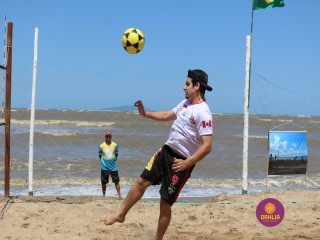 
<a style='margin-left: 5px;' class='btn btn-xs btn-social btn-facebook' href='https://www.facebook.com/sharer/sharer.php?u=https://www.boladovale.com.br/imgs/800-800-90/conteudo/fotos/1376/img3060.jpg' rel='popup' data-width='500' data-height='400'><i class='fa fa-facebook'></i>Compartilhar <span class='hidden-xs'>no Facebook</span>
</a> 
<a class='btn btn-default btn-xs' target='_blank' href='imgs/800-800-90/conteudo/fotos/1376/img3060.jpg'>
<span class='glyphicon glyphicon-cloud-download'></span> Salvar
</a> 
<span></span>