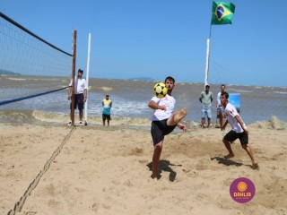 
<a style='margin-left: 5px;' class='btn btn-xs btn-social btn-facebook' href='https://www.facebook.com/sharer/sharer.php?u=https://www.boladovale.com.br/imgs/800-800-90/conteudo/fotos/1376/img3068.jpg' rel='popup' data-width='500' data-height='400'><i class='fa fa-facebook'></i>Compartilhar <span class='hidden-xs'>no Facebook</span>
</a> 
<a class='btn btn-default btn-xs' target='_blank' href='imgs/800-800-90/conteudo/fotos/1376/img3068.jpg'>
<span class='glyphicon glyphicon-cloud-download'></span> Salvar
</a> 
<span></span>