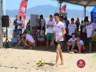 
<a style='margin-left: 5px;' class='btn btn-xs btn-social btn-facebook' href='https://www.facebook.com/sharer/sharer.php?u=https://www.boladovale.com.br/imgs/800-800-90/conteudo/fotos/1376/img3069.jpg' rel='popup' data-width='500' data-height='400'><i class='fa fa-facebook'></i>Compartilhar <span class='hidden-xs'>no Facebook</span>
</a> 
<a class='btn btn-default btn-xs' target='_blank' href='imgs/800-800-90/conteudo/fotos/1376/img3069.jpg'>
<span class='glyphicon glyphicon-cloud-download'></span> Salvar
</a> 
<span></span>