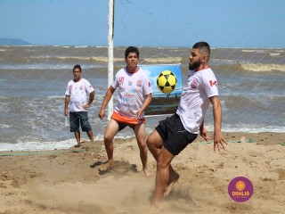 
<a style='margin-left: 5px;' class='btn btn-xs btn-social btn-facebook' href='https://www.facebook.com/sharer/sharer.php?u=https://www.boladovale.com.br/imgs/800-800-90/conteudo/fotos/1376/img3107.jpg' rel='popup' data-width='500' data-height='400'><i class='fa fa-facebook'></i>Compartilhar <span class='hidden-xs'>no Facebook</span>
</a> 
<a class='btn btn-default btn-xs' target='_blank' href='imgs/800-800-90/conteudo/fotos/1376/img3107.jpg'>
<span class='glyphicon glyphicon-cloud-download'></span> Salvar
</a> 
<span></span>