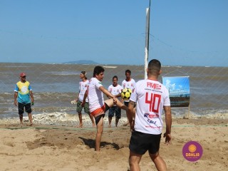 
<a style='margin-left: 5px;' class='btn btn-xs btn-social btn-facebook' href='https://www.facebook.com/sharer/sharer.php?u=https://www.boladovale.com.br/imgs/800-800-90/conteudo/fotos/1376/img3111.jpg' rel='popup' data-width='500' data-height='400'><i class='fa fa-facebook'></i>Compartilhar <span class='hidden-xs'>no Facebook</span>
</a> 
<a class='btn btn-default btn-xs' target='_blank' href='imgs/800-800-90/conteudo/fotos/1376/img3111.jpg'>
<span class='glyphicon glyphicon-cloud-download'></span> Salvar
</a> 
<span></span>