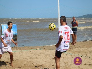 
<a style='margin-left: 5px;' class='btn btn-xs btn-social btn-facebook' href='https://www.facebook.com/sharer/sharer.php?u=https://www.boladovale.com.br/imgs/800-800-90/conteudo/fotos/1376/img3113.jpg' rel='popup' data-width='500' data-height='400'><i class='fa fa-facebook'></i>Compartilhar <span class='hidden-xs'>no Facebook</span>
</a> 
<a class='btn btn-default btn-xs' target='_blank' href='imgs/800-800-90/conteudo/fotos/1376/img3113.jpg'>
<span class='glyphicon glyphicon-cloud-download'></span> Salvar
</a> 
<span></span>