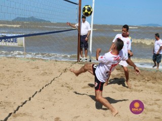 
<a style='margin-left: 5px;' class='btn btn-xs btn-social btn-facebook' href='https://www.facebook.com/sharer/sharer.php?u=https://www.boladovale.com.br/imgs/800-800-90/conteudo/fotos/1376/img3121.jpg' rel='popup' data-width='500' data-height='400'><i class='fa fa-facebook'></i>Compartilhar <span class='hidden-xs'>no Facebook</span>
</a> 
<a class='btn btn-default btn-xs' target='_blank' href='imgs/800-800-90/conteudo/fotos/1376/img3121.jpg'>
<span class='glyphicon glyphicon-cloud-download'></span> Salvar
</a> 
<span></span>