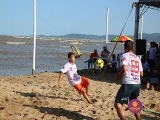 
<a style='margin-left: 5px;' class='btn btn-xs btn-social btn-facebook' href='https://www.facebook.com/sharer/sharer.php?u=https://www.boladovale.com.br/imgs/800-800-90/conteudo/fotos/1376/img3156.jpg' rel='popup' data-width='500' data-height='400'><i class='fa fa-facebook'></i>Compartilhar <span class='hidden-xs'>no Facebook</span>
</a> 
<a class='btn btn-default btn-xs' target='_blank' href='imgs/800-800-90/conteudo/fotos/1376/img3156.jpg'>
<span class='glyphicon glyphicon-cloud-download'></span> Salvar
</a> 
<span></span>