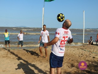 
<a style='margin-left: 5px;' class='btn btn-xs btn-social btn-facebook' href='https://www.facebook.com/sharer/sharer.php?u=https://www.boladovale.com.br/imgs/800-800-90/conteudo/fotos/1376/img3173.jpg' rel='popup' data-width='500' data-height='400'><i class='fa fa-facebook'></i>Compartilhar <span class='hidden-xs'>no Facebook</span>
</a> 
<a class='btn btn-default btn-xs' target='_blank' href='imgs/800-800-90/conteudo/fotos/1376/img3173.jpg'>
<span class='glyphicon glyphicon-cloud-download'></span> Salvar
</a> 
<span></span>