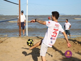 
<a style='margin-left: 5px;' class='btn btn-xs btn-social btn-facebook' href='https://www.facebook.com/sharer/sharer.php?u=https://www.boladovale.com.br/imgs/800-800-90/conteudo/fotos/1376/img3205.jpg' rel='popup' data-width='500' data-height='400'><i class='fa fa-facebook'></i>Compartilhar <span class='hidden-xs'>no Facebook</span>
</a> 
<a class='btn btn-default btn-xs' target='_blank' href='imgs/800-800-90/conteudo/fotos/1376/img3205.jpg'>
<span class='glyphicon glyphicon-cloud-download'></span> Salvar
</a> 
<span></span>