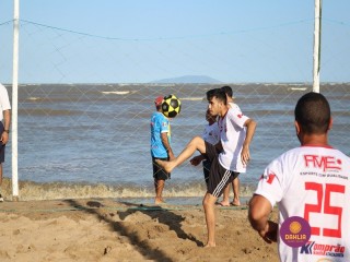 
<a style='margin-left: 5px;' class='btn btn-xs btn-social btn-facebook' href='https://www.facebook.com/sharer/sharer.php?u=https://www.boladovale.com.br/imgs/800-800-90/conteudo/fotos/1376/img3206.jpg' rel='popup' data-width='500' data-height='400'><i class='fa fa-facebook'></i>Compartilhar <span class='hidden-xs'>no Facebook</span>
</a> 
<a class='btn btn-default btn-xs' target='_blank' href='imgs/800-800-90/conteudo/fotos/1376/img3206.jpg'>
<span class='glyphicon glyphicon-cloud-download'></span> Salvar
</a> 
<span></span>