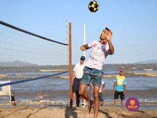 
<a style='margin-left: 5px;' class='btn btn-xs btn-social btn-facebook' href='https://www.facebook.com/sharer/sharer.php?u=https://www.boladovale.com.br/imgs/800-800-90/conteudo/fotos/1376/img3226.jpg' rel='popup' data-width='500' data-height='400'><i class='fa fa-facebook'></i>Compartilhar <span class='hidden-xs'>no Facebook</span>
</a> 
<a class='btn btn-default btn-xs' target='_blank' href='imgs/800-800-90/conteudo/fotos/1376/img3226.jpg'>
<span class='glyphicon glyphicon-cloud-download'></span> Salvar
</a> 
<span></span>