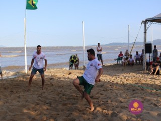 
<a style='margin-left: 5px;' class='btn btn-xs btn-social btn-facebook' href='https://www.facebook.com/sharer/sharer.php?u=https://www.boladovale.com.br/imgs/800-800-90/conteudo/fotos/1376/img3237.jpg' rel='popup' data-width='500' data-height='400'><i class='fa fa-facebook'></i>Compartilhar <span class='hidden-xs'>no Facebook</span>
</a> 
<a class='btn btn-default btn-xs' target='_blank' href='imgs/800-800-90/conteudo/fotos/1376/img3237.jpg'>
<span class='glyphicon glyphicon-cloud-download'></span> Salvar
</a> 
<span></span>