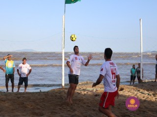 
<a style='margin-left: 5px;' class='btn btn-xs btn-social btn-facebook' href='https://www.facebook.com/sharer/sharer.php?u=https://www.boladovale.com.br/imgs/800-800-90/conteudo/fotos/1376/img3248.jpg' rel='popup' data-width='500' data-height='400'><i class='fa fa-facebook'></i>Compartilhar <span class='hidden-xs'>no Facebook</span>
</a> 
<a class='btn btn-default btn-xs' target='_blank' href='imgs/800-800-90/conteudo/fotos/1376/img3248.jpg'>
<span class='glyphicon glyphicon-cloud-download'></span> Salvar
</a> 
<span></span>