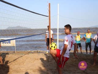 
<a style='margin-left: 5px;' class='btn btn-xs btn-social btn-facebook' href='https://www.facebook.com/sharer/sharer.php?u=https://www.boladovale.com.br/imgs/800-800-90/conteudo/fotos/1376/img3249.jpg' rel='popup' data-width='500' data-height='400'><i class='fa fa-facebook'></i>Compartilhar <span class='hidden-xs'>no Facebook</span>
</a> 
<a class='btn btn-default btn-xs' target='_blank' href='imgs/800-800-90/conteudo/fotos/1376/img3249.jpg'>
<span class='glyphicon glyphicon-cloud-download'></span> Salvar
</a> 
<span></span>