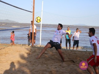 
<a style='margin-left: 5px;' class='btn btn-xs btn-social btn-facebook' href='https://www.facebook.com/sharer/sharer.php?u=https://www.boladovale.com.br/imgs/800-800-90/conteudo/fotos/1376/img3253.jpg' rel='popup' data-width='500' data-height='400'><i class='fa fa-facebook'></i>Compartilhar <span class='hidden-xs'>no Facebook</span>
</a> 
<a class='btn btn-default btn-xs' target='_blank' href='imgs/800-800-90/conteudo/fotos/1376/img3253.jpg'>
<span class='glyphicon glyphicon-cloud-download'></span> Salvar
</a> 
<span></span>