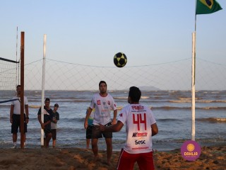 
<a style='margin-left: 5px;' class='btn btn-xs btn-social btn-facebook' href='https://www.facebook.com/sharer/sharer.php?u=https://www.boladovale.com.br/imgs/800-800-90/conteudo/fotos/1376/img3305.jpg' rel='popup' data-width='500' data-height='400'><i class='fa fa-facebook'></i>Compartilhar <span class='hidden-xs'>no Facebook</span>
</a> 
<a class='btn btn-default btn-xs' target='_blank' href='imgs/800-800-90/conteudo/fotos/1376/img3305.jpg'>
<span class='glyphicon glyphicon-cloud-download'></span> Salvar
</a> 
<span></span>