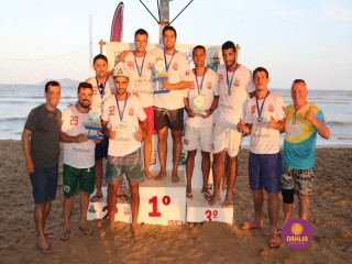 
<a style='margin-left: 5px;' class='btn btn-xs btn-social btn-facebook' href='https://www.facebook.com/sharer/sharer.php?u=https://www.boladovale.com.br/imgs/800-800-90/conteudo/fotos/1376/img3336.jpg' rel='popup' data-width='500' data-height='400'><i class='fa fa-facebook'></i>Compartilhar <span class='hidden-xs'>no Facebook</span>
</a> 
<a class='btn btn-default btn-xs' target='_blank' href='imgs/800-800-90/conteudo/fotos/1376/img3336.jpg'>
<span class='glyphicon glyphicon-cloud-download'></span> Salvar
</a> 
<span></span>