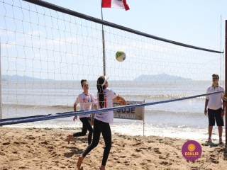 
<a style='margin-left: 5px;' class='btn btn-xs btn-social btn-facebook' href='https://www.facebook.com/sharer/sharer.php?u=https://www.boladovale.com.br/imgs/800-800-90/conteudo/fotos/1377/img3362.jpg' rel='popup' data-width='500' data-height='400'><i class='fa fa-facebook'></i>Compartilhar <span class='hidden-xs'>no Facebook</span>
</a> 
<a class='btn btn-default btn-xs' target='_blank' href='imgs/800-800-90/conteudo/fotos/1377/img3362.jpg'>
<span class='glyphicon glyphicon-cloud-download'></span> Salvar
</a> 
<span></span>