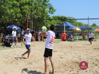 
<a style='margin-left: 5px;' class='btn btn-xs btn-social btn-facebook' href='https://www.facebook.com/sharer/sharer.php?u=https://www.boladovale.com.br/imgs/800-800-90/conteudo/fotos/1377/img3405.jpg' rel='popup' data-width='500' data-height='400'><i class='fa fa-facebook'></i>Compartilhar <span class='hidden-xs'>no Facebook</span>
</a> 
<a class='btn btn-default btn-xs' target='_blank' href='imgs/800-800-90/conteudo/fotos/1377/img3405.jpg'>
<span class='glyphicon glyphicon-cloud-download'></span> Salvar
</a> 
<span></span>