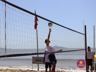 
<a style='margin-left: 5px;' class='btn btn-xs btn-social btn-facebook' href='https://www.facebook.com/sharer/sharer.php?u=https://www.boladovale.com.br/imgs/800-800-90/conteudo/fotos/1377/img3418.jpg' rel='popup' data-width='500' data-height='400'><i class='fa fa-facebook'></i>Compartilhar <span class='hidden-xs'>no Facebook</span>
</a> 
<a class='btn btn-default btn-xs' target='_blank' href='imgs/800-800-90/conteudo/fotos/1377/img3418.jpg'>
<span class='glyphicon glyphicon-cloud-download'></span> Salvar
</a> 
<span></span>