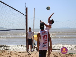 
<a style='margin-left: 5px;' class='btn btn-xs btn-social btn-facebook' href='https://www.facebook.com/sharer/sharer.php?u=https://www.boladovale.com.br/imgs/800-800-90/conteudo/fotos/1377/img3427.jpg' rel='popup' data-width='500' data-height='400'><i class='fa fa-facebook'></i>Compartilhar <span class='hidden-xs'>no Facebook</span>
</a> 
<a class='btn btn-default btn-xs' target='_blank' href='imgs/800-800-90/conteudo/fotos/1377/img3427.jpg'>
<span class='glyphicon glyphicon-cloud-download'></span> Salvar
</a> 
<span></span>