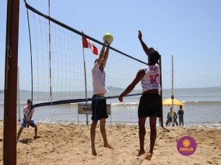 
<a style='margin-left: 5px;' class='btn btn-xs btn-social btn-facebook' href='https://www.facebook.com/sharer/sharer.php?u=https://www.boladovale.com.br/imgs/800-800-90/conteudo/fotos/1377/img3441.jpg' rel='popup' data-width='500' data-height='400'><i class='fa fa-facebook'></i>Compartilhar <span class='hidden-xs'>no Facebook</span>
</a> 
<a class='btn btn-default btn-xs' target='_blank' href='imgs/800-800-90/conteudo/fotos/1377/img3441.jpg'>
<span class='glyphicon glyphicon-cloud-download'></span> Salvar
</a> 
<span></span>