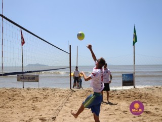 
<a style='margin-left: 5px;' class='btn btn-xs btn-social btn-facebook' href='https://www.facebook.com/sharer/sharer.php?u=https://www.boladovale.com.br/imgs/800-800-90/conteudo/fotos/1377/img3445.jpg' rel='popup' data-width='500' data-height='400'><i class='fa fa-facebook'></i>Compartilhar <span class='hidden-xs'>no Facebook</span>
</a> 
<a class='btn btn-default btn-xs' target='_blank' href='imgs/800-800-90/conteudo/fotos/1377/img3445.jpg'>
<span class='glyphicon glyphicon-cloud-download'></span> Salvar
</a> 
<span></span>