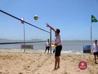 
<a style='margin-left: 5px;' class='btn btn-xs btn-social btn-facebook' href='https://www.facebook.com/sharer/sharer.php?u=https://www.boladovale.com.br/imgs/800-800-90/conteudo/fotos/1377/img3472.jpg' rel='popup' data-width='500' data-height='400'><i class='fa fa-facebook'></i>Compartilhar <span class='hidden-xs'>no Facebook</span>
</a> 
<a class='btn btn-default btn-xs' target='_blank' href='imgs/800-800-90/conteudo/fotos/1377/img3472.jpg'>
<span class='glyphicon glyphicon-cloud-download'></span> Salvar
</a> 
<span></span>