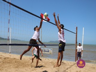 
<a style='margin-left: 5px;' class='btn btn-xs btn-social btn-facebook' href='https://www.facebook.com/sharer/sharer.php?u=https://www.boladovale.com.br/imgs/800-800-90/conteudo/fotos/1377/img3544.jpg' rel='popup' data-width='500' data-height='400'><i class='fa fa-facebook'></i>Compartilhar <span class='hidden-xs'>no Facebook</span>
</a> 
<a class='btn btn-default btn-xs' target='_blank' href='imgs/800-800-90/conteudo/fotos/1377/img3544.jpg'>
<span class='glyphicon glyphicon-cloud-download'></span> Salvar
</a> 
<span></span>