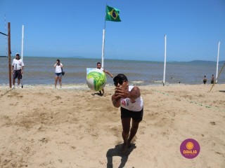 
<a style='margin-left: 5px;' class='btn btn-xs btn-social btn-facebook' href='https://www.facebook.com/sharer/sharer.php?u=https://www.boladovale.com.br/imgs/800-800-90/conteudo/fotos/1377/img3547.jpg' rel='popup' data-width='500' data-height='400'><i class='fa fa-facebook'></i>Compartilhar <span class='hidden-xs'>no Facebook</span>
</a> 
<a class='btn btn-default btn-xs' target='_blank' href='imgs/800-800-90/conteudo/fotos/1377/img3547.jpg'>
<span class='glyphicon glyphicon-cloud-download'></span> Salvar
</a> 
<span></span>