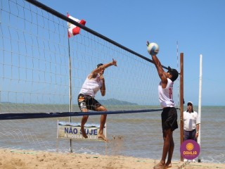 
<a style='margin-left: 5px;' class='btn btn-xs btn-social btn-facebook' href='https://www.facebook.com/sharer/sharer.php?u=https://www.boladovale.com.br/imgs/800-800-90/conteudo/fotos/1377/img3548.jpg' rel='popup' data-width='500' data-height='400'><i class='fa fa-facebook'></i>Compartilhar <span class='hidden-xs'>no Facebook</span>
</a> 
<a class='btn btn-default btn-xs' target='_blank' href='imgs/800-800-90/conteudo/fotos/1377/img3548.jpg'>
<span class='glyphicon glyphicon-cloud-download'></span> Salvar
</a> 
<span></span>