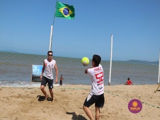 
<a style='margin-left: 5px;' class='btn btn-xs btn-social btn-facebook' href='https://www.facebook.com/sharer/sharer.php?u=https://www.boladovale.com.br/imgs/800-800-90/conteudo/fotos/1377/img3610.jpg' rel='popup' data-width='500' data-height='400'><i class='fa fa-facebook'></i>Compartilhar <span class='hidden-xs'>no Facebook</span>
</a> 
<a class='btn btn-default btn-xs' target='_blank' href='imgs/800-800-90/conteudo/fotos/1377/img3610.jpg'>
<span class='glyphicon glyphicon-cloud-download'></span> Salvar
</a> 
<span></span>