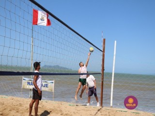 
<a style='margin-left: 5px;' class='btn btn-xs btn-social btn-facebook' href='https://www.facebook.com/sharer/sharer.php?u=https://www.boladovale.com.br/imgs/800-800-90/conteudo/fotos/1377/img3631.jpg' rel='popup' data-width='500' data-height='400'><i class='fa fa-facebook'></i>Compartilhar <span class='hidden-xs'>no Facebook</span>
</a> 
<a class='btn btn-default btn-xs' target='_blank' href='imgs/800-800-90/conteudo/fotos/1377/img3631.jpg'>
<span class='glyphicon glyphicon-cloud-download'></span> Salvar
</a> 
<span></span>