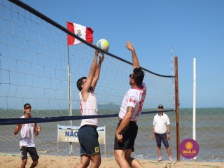 
<a style='margin-left: 5px;' class='btn btn-xs btn-social btn-facebook' href='https://www.facebook.com/sharer/sharer.php?u=https://www.boladovale.com.br/imgs/800-800-90/conteudo/fotos/1377/img3658.jpg' rel='popup' data-width='500' data-height='400'><i class='fa fa-facebook'></i>Compartilhar <span class='hidden-xs'>no Facebook</span>
</a> 
<a class='btn btn-default btn-xs' target='_blank' href='imgs/800-800-90/conteudo/fotos/1377/img3658.jpg'>
<span class='glyphicon glyphicon-cloud-download'></span> Salvar
</a> 
<span></span>