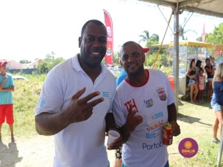 
<a style='margin-left: 5px;' class='btn btn-xs btn-social btn-facebook' href='https://www.facebook.com/sharer/sharer.php?u=https://www.boladovale.com.br/imgs/800-800-90/conteudo/fotos/1377/img3682.jpg' rel='popup' data-width='500' data-height='400'><i class='fa fa-facebook'></i>Compartilhar <span class='hidden-xs'>no Facebook</span>
</a> 
<a class='btn btn-default btn-xs' target='_blank' href='imgs/800-800-90/conteudo/fotos/1377/img3682.jpg'>
<span class='glyphicon glyphicon-cloud-download'></span> Salvar
</a> 
<span></span>