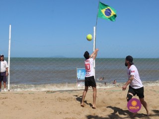 
<a style='margin-left: 5px;' class='btn btn-xs btn-social btn-facebook' href='https://www.facebook.com/sharer/sharer.php?u=https://www.boladovale.com.br/imgs/800-800-90/conteudo/fotos/1377/img3684.jpg' rel='popup' data-width='500' data-height='400'><i class='fa fa-facebook'></i>Compartilhar <span class='hidden-xs'>no Facebook</span>
</a> 
<a class='btn btn-default btn-xs' target='_blank' href='imgs/800-800-90/conteudo/fotos/1377/img3684.jpg'>
<span class='glyphicon glyphicon-cloud-download'></span> Salvar
</a> 
<span></span>