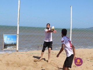 
<a style='margin-left: 5px;' class='btn btn-xs btn-social btn-facebook' href='https://www.facebook.com/sharer/sharer.php?u=https://www.boladovale.com.br/imgs/800-800-90/conteudo/fotos/1377/img3687.jpg' rel='popup' data-width='500' data-height='400'><i class='fa fa-facebook'></i>Compartilhar <span class='hidden-xs'>no Facebook</span>
</a> 
<a class='btn btn-default btn-xs' target='_blank' href='imgs/800-800-90/conteudo/fotos/1377/img3687.jpg'>
<span class='glyphicon glyphicon-cloud-download'></span> Salvar
</a> 
<span></span>