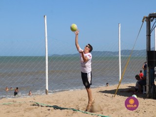 
<a style='margin-left: 5px;' class='btn btn-xs btn-social btn-facebook' href='https://www.facebook.com/sharer/sharer.php?u=https://www.boladovale.com.br/imgs/800-800-90/conteudo/fotos/1377/img3689.jpg' rel='popup' data-width='500' data-height='400'><i class='fa fa-facebook'></i>Compartilhar <span class='hidden-xs'>no Facebook</span>
</a> 
<a class='btn btn-default btn-xs' target='_blank' href='imgs/800-800-90/conteudo/fotos/1377/img3689.jpg'>
<span class='glyphicon glyphicon-cloud-download'></span> Salvar
</a> 
<span></span>