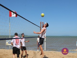 
<a style='margin-left: 5px;' class='btn btn-xs btn-social btn-facebook' href='https://www.facebook.com/sharer/sharer.php?u=https://www.boladovale.com.br/imgs/800-800-90/conteudo/fotos/1377/img3691.jpg' rel='popup' data-width='500' data-height='400'><i class='fa fa-facebook'></i>Compartilhar <span class='hidden-xs'>no Facebook</span>
</a> 
<a class='btn btn-default btn-xs' target='_blank' href='imgs/800-800-90/conteudo/fotos/1377/img3691.jpg'>
<span class='glyphicon glyphicon-cloud-download'></span> Salvar
</a> 
<span></span>