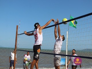 
<a style='margin-left: 5px;' class='btn btn-xs btn-social btn-facebook' href='https://www.facebook.com/sharer/sharer.php?u=https://www.boladovale.com.br/imgs/800-800-90/conteudo/fotos/1377/img3737.jpg' rel='popup' data-width='500' data-height='400'><i class='fa fa-facebook'></i>Compartilhar <span class='hidden-xs'>no Facebook</span>
</a> 
<a class='btn btn-default btn-xs' target='_blank' href='imgs/800-800-90/conteudo/fotos/1377/img3737.jpg'>
<span class='glyphicon glyphicon-cloud-download'></span> Salvar
</a> 
<span></span>