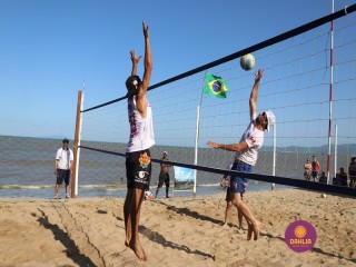 
<a style='margin-left: 5px;' class='btn btn-xs btn-social btn-facebook' href='https://www.facebook.com/sharer/sharer.php?u=https://www.boladovale.com.br/imgs/800-800-90/conteudo/fotos/1377/img3836.jpg' rel='popup' data-width='500' data-height='400'><i class='fa fa-facebook'></i>Compartilhar <span class='hidden-xs'>no Facebook</span>
</a> 
<a class='btn btn-default btn-xs' target='_blank' href='imgs/800-800-90/conteudo/fotos/1377/img3836.jpg'>
<span class='glyphicon glyphicon-cloud-download'></span> Salvar
</a> 
<span></span>