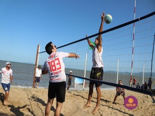 
<a style='margin-left: 5px;' class='btn btn-xs btn-social btn-facebook' href='https://www.facebook.com/sharer/sharer.php?u=https://www.boladovale.com.br/imgs/800-800-90/conteudo/fotos/1377/img3841.jpg' rel='popup' data-width='500' data-height='400'><i class='fa fa-facebook'></i>Compartilhar <span class='hidden-xs'>no Facebook</span>
</a> 
<a class='btn btn-default btn-xs' target='_blank' href='imgs/800-800-90/conteudo/fotos/1377/img3841.jpg'>
<span class='glyphicon glyphicon-cloud-download'></span> Salvar
</a> 
<span></span>