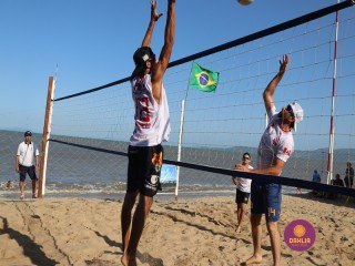 
<a style='margin-left: 5px;' class='btn btn-xs btn-social btn-facebook' href='https://www.facebook.com/sharer/sharer.php?u=https://www.boladovale.com.br/imgs/800-800-90/conteudo/fotos/1377/img3846.jpg' rel='popup' data-width='500' data-height='400'><i class='fa fa-facebook'></i>Compartilhar <span class='hidden-xs'>no Facebook</span>
</a> 
<a class='btn btn-default btn-xs' target='_blank' href='imgs/800-800-90/conteudo/fotos/1377/img3846.jpg'>
<span class='glyphicon glyphicon-cloud-download'></span> Salvar
</a> 
<span></span>